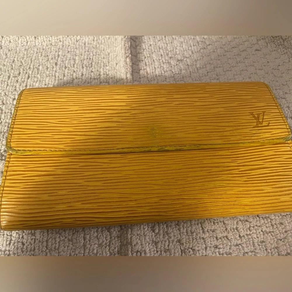Louis Vuitton Epi Long Wallet
